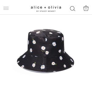 AO X FABFITFUN REVERSIBLE BUCKET HAT